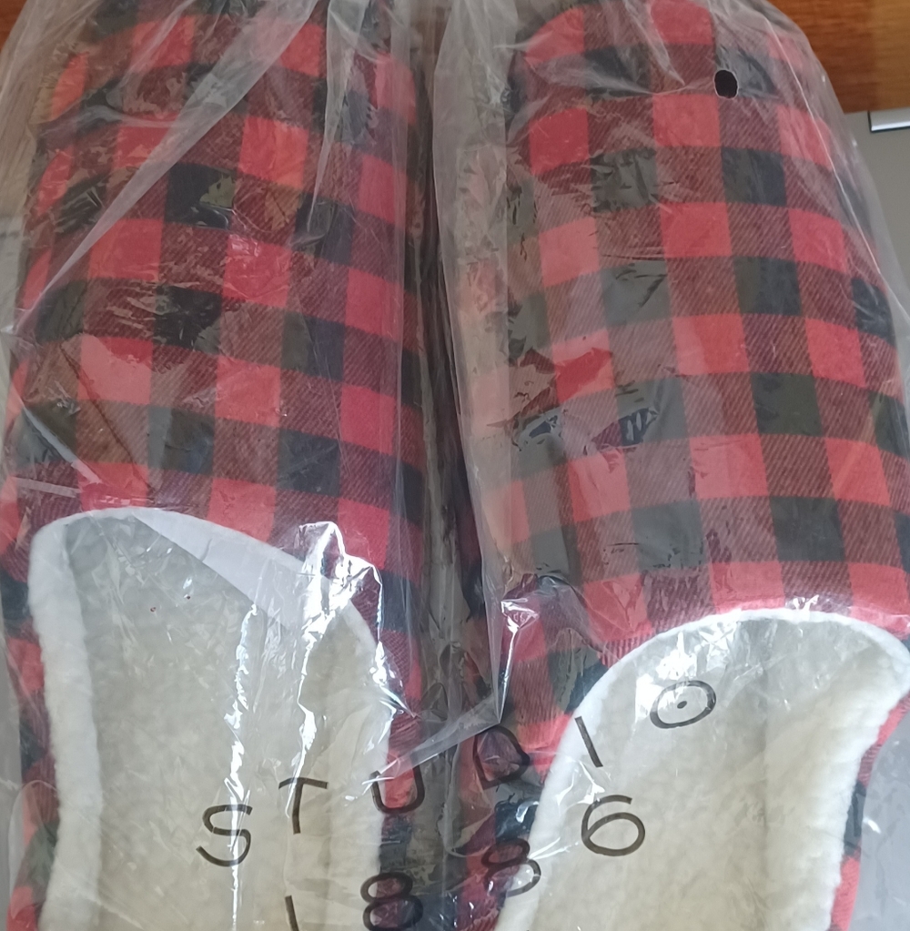 Avon Red and Black Plaid Women/Men's Shoes